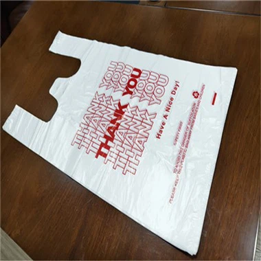 Sacs à provisions en t-shirt en plastique transparent